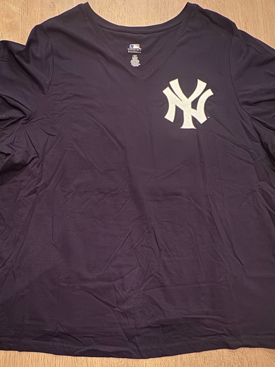 Genuine Merchandise Tops - New York Yankees Aaron Judge T - Shirt